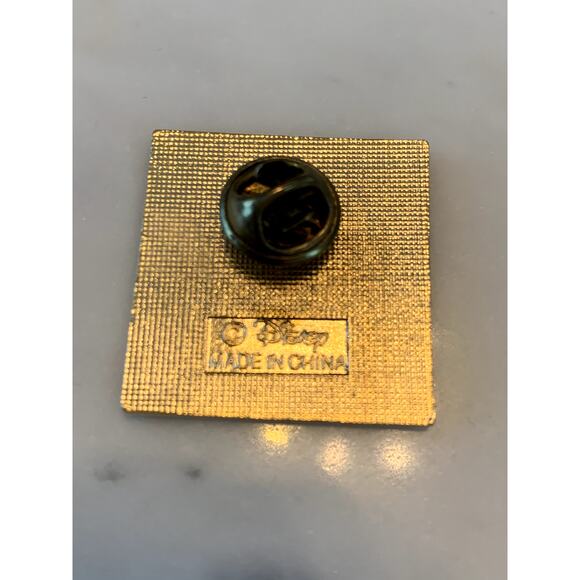 Vintage Walt Disney World 1996 Marathon Disney Trading Pin - Picture 2 of 2